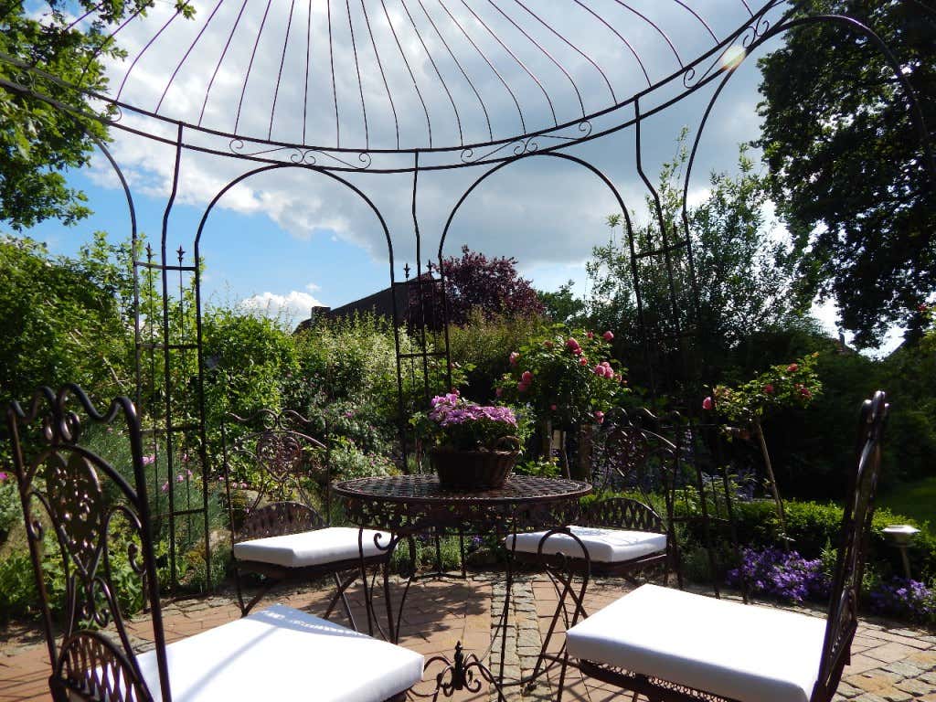 Pavillon im kleinen Garten GartenHaus Magazin